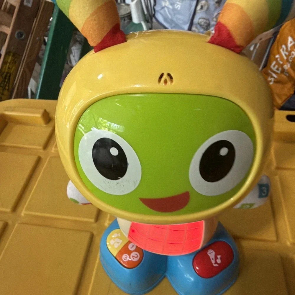 Fisher Price Bright Beats Dance & Move Beatbox Dancing Robot 2015 Lights Sound